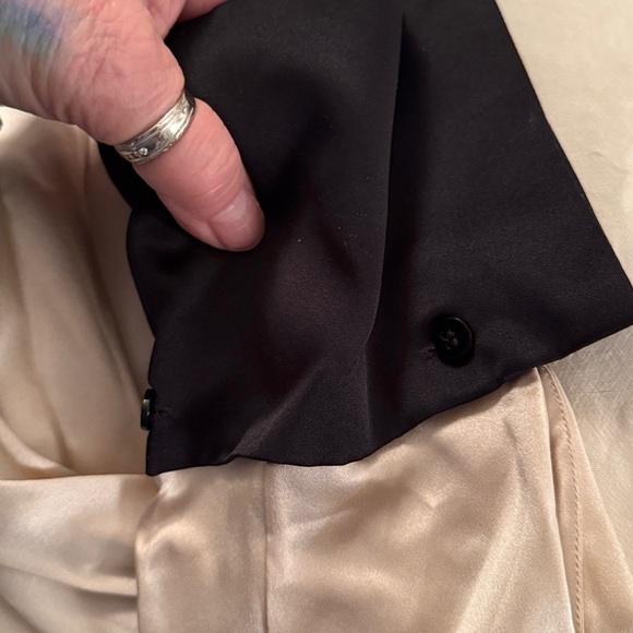 Reiss. Silk Elegant Black and Cream Women's Top - Picture 7 of 7